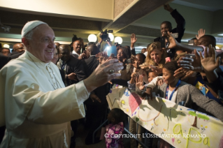 9-Viaje apostolico: Visita a la Oficina de las Naciones Unidas en Nairobi