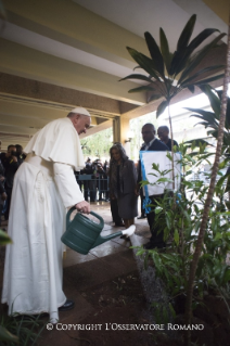 11-Viaje apostolico: Visita a la Oficina de las Naciones Unidas en Nairobi