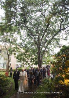 17-Viaje apostolico: Visita a la Oficina de las Naciones Unidas en Nairobi