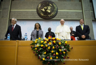 6-Viaje apostolico: Visita a la Oficina de las Naciones Unidas en Nairobi