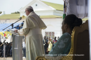 2-Viagem Apostólica: Encontro com a Classe Dirigente e com o Corpo Diplomático em Bangui (República Centro-Africana) 