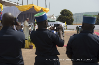 6-Viagem Apostólica: Encontro com a Classe Dirigente e com o Corpo Diplomático em Bangui (República Centro-Africana) 