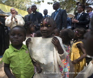 5-Viagem Apostólica: Visita ao Campo de Refugiados de Saint Sauveur 