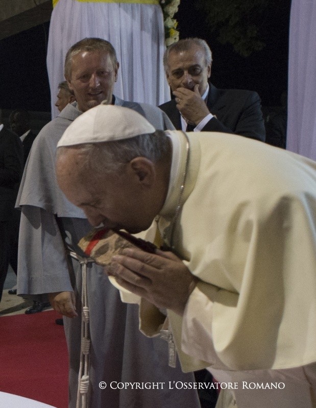 7-Apostolic Journey: Visit to Munyonyo and greeting to Catechists and Teachers