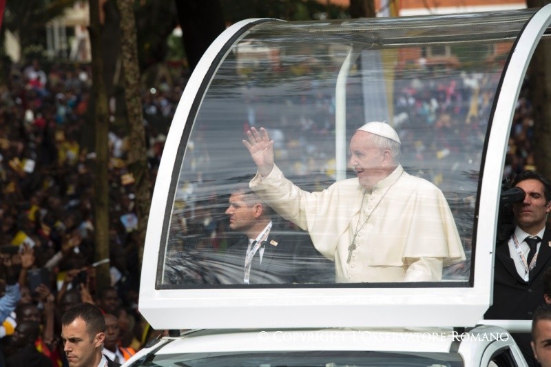 0-الزيارة الرّسولية إلى أوغندا - القدّاس الإلهي في مزار شهداء أوغندا، ناموغونغو