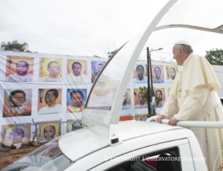 11-Viagem Apostólica: Santa Missa pelos Mártires de Uganda