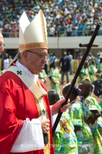 6-Viagem Apostólica: Santa Missa no Estádio Esportivo Barthélémy Boganda