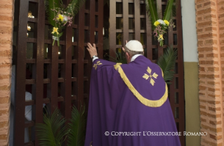 6-Viaje apost&#xf3;lico: Apertura de la Puerta santa de la Catedral de Bangui - Santa Misa con sacerdotes, religiosos, religiosas, catequistas y j&#xf3;venes