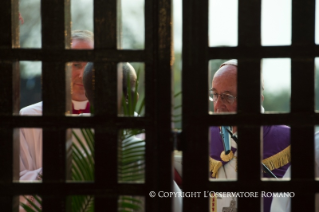 8-Viagem Apostólica: Abertura da Porta Santa da Catedral de Bangui e Santa Missa com Sacerdotes, Religiosos, Religiosas, Catequistas e jovens em Bangui