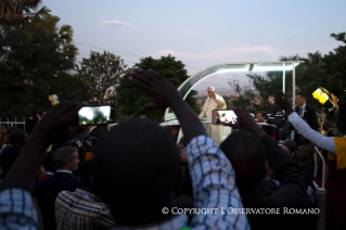 0-Viagem Apostólica: Encontro com os Sacerdotes, os Religiosos, as Religiosas e os Seminaristas em Kampala
