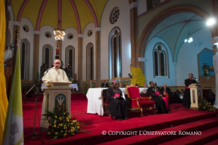 5-Viaje apostólico: Encuentro con sacerdotes, religiosos, religiosas y seminaristas