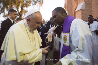 6-Viaggio Apostolico: Incontro con Sacerdoti, Religiosi, Religiose e Seminaristi a Kampala