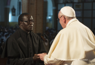 12-Viagem Apostólica: Encontro com os Sacerdotes, os Religiosos, as Religiosas e os Seminaristas em Kampala