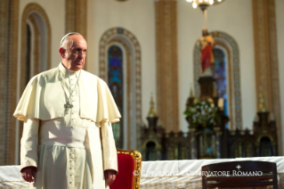 19-Viaje apostólico: Encuentro con sacerdotes, religiosos, religiosas y seminaristas