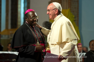 22-Viagem Apostólica: Encontro com os Sacerdotes, os Religiosos, as Religiosas e os Seminaristas em Kampala