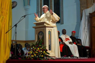 25-Viagem Apostólica: Encontro com os Sacerdotes, os Religiosos, as Religiosas e os Seminaristas em Kampala