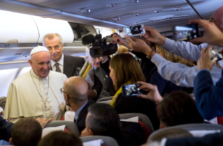 0-Apostolic Journey: Greeting to journalists during the flight Rome-Havana