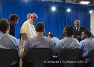2-Viaje apostólico: Visita a los presos