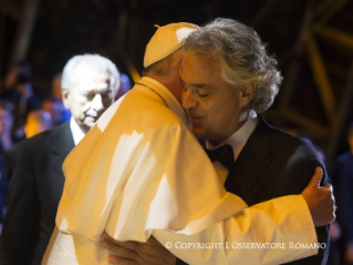 12-Apostolic Journey: Prayer vigil for the Festival of families at the B. Franklin Parkway 