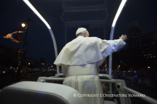 14-Apostolic Journey: Prayer vigil for the Festival of families at the B. Franklin Parkway 