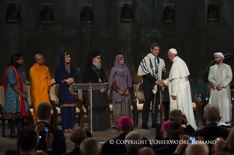 8-Apostolic Journey: Interreligious encounter at the Ground Zero memorial