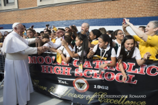 1-Viaje apostólico: Visita a la escuela Nuestra Se&#xf1;ora Reina de los &#xc1;ngeles y encuentro con ni&#xf1;os y familias de inmigrantes