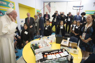 5-Voyage apostolique : Visite à l'école « Notre-Dame, Reine des Anges » et rencontre avec des enfants et des familles d'immigrés