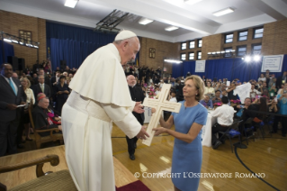 11-Viaje apostólico: Visita a la escuela Nuestra Se&#xf1;ora Reina de los &#xc1;ngeles y encuentro con ni&#xf1;os y familias de inmigrantes