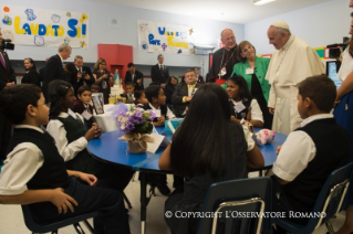 20-Viaggio Apostolico: Visita alla Scuola &#x201c;Nostra Signora, Regina degli Angeli&#x201d; e incontro con bambini e famiglie di immigrati