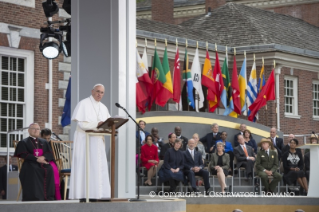 9-Apostolic Journey: Meeting for Religious Liberty with the Hispanic community and other immigrants at the Independence Mall 