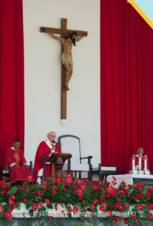 2-Voyage apostolique : Messe 