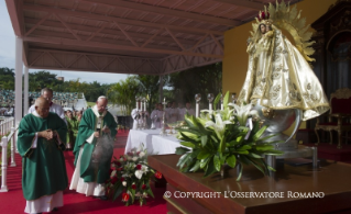 22-Apostolic Journey: Holy Mass 