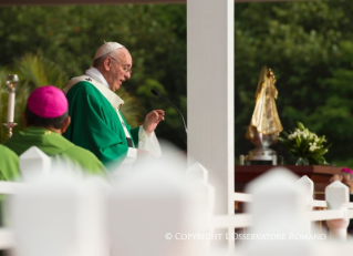 5-Apostolic Journey: Holy Mass 