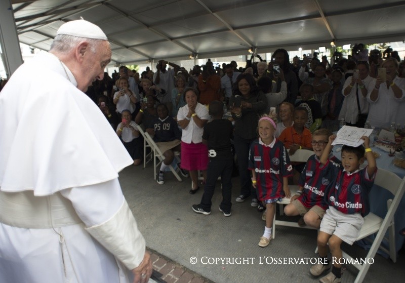 12-Viaje apost&oacute;lico: Visita al centro caritativo de la parroquia de St. Patrick y encuentro con los sintecho