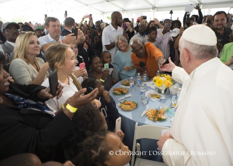 14-Viaje apost&oacute;lico: Visita al centro caritativo de la parroquia de St. Patrick y encuentro con los sintecho