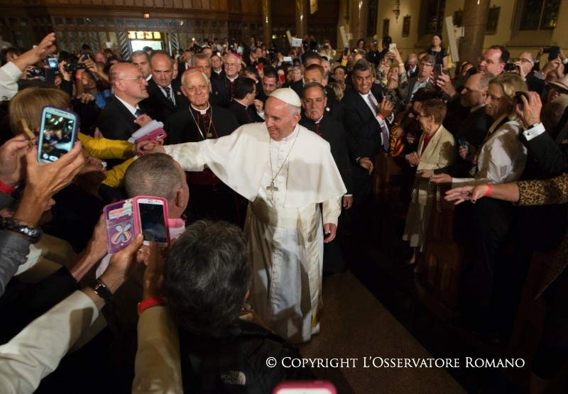 2-Viaje apost&oacute;lico: Visita al centro caritativo de la parroquia de St. Patrick y encuentro con los sintecho