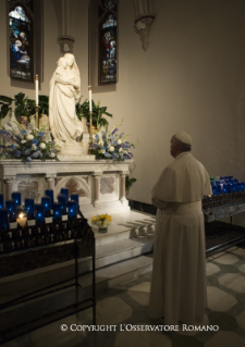 4-Voyage apostolique : Vêpres avec le clergé, les religieux et les religieuses 