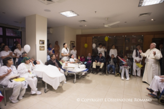 3-Viaggio Apostolico: Visita all'Ospedale Generale Pediatrico “Niños de Acosta Ñu” 