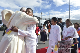 1-Viaje apostólico: Ceremonia de bienvenida