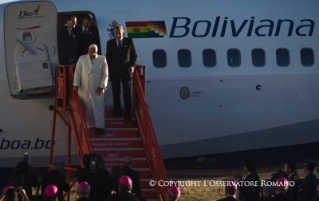 3-Apostolic Journey: Welcome ceremony (International Airport "El Alto" - La Paz)