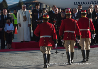 4-Apostolic Journey: Welcome ceremony (International Airport "El Alto" - La Paz)