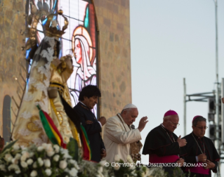 6-Apostolic Journey: Welcome ceremony (International Airport "El Alto" - La Paz)