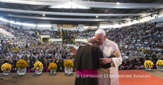 5-Viaggio Apostolico: Incontro con i Sacerdoti, Religiosi, Religiose e Seminaristi 