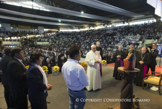 1-Viagem Apostólica: Encontro com os Sacerdotes, Religiosos, Religiosas e Seminaristas