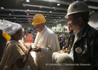 10-Viaje apostólico: Participación en el II Encuentro Mundial de los Movimientos Populares