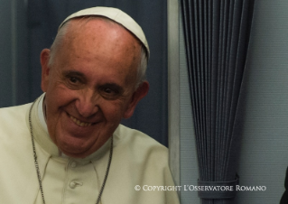 7-Viagem Apostólica: Conversa do Papa com os jornalistas durante a viagem de retorno de Asunci&#xf3;n a Roma