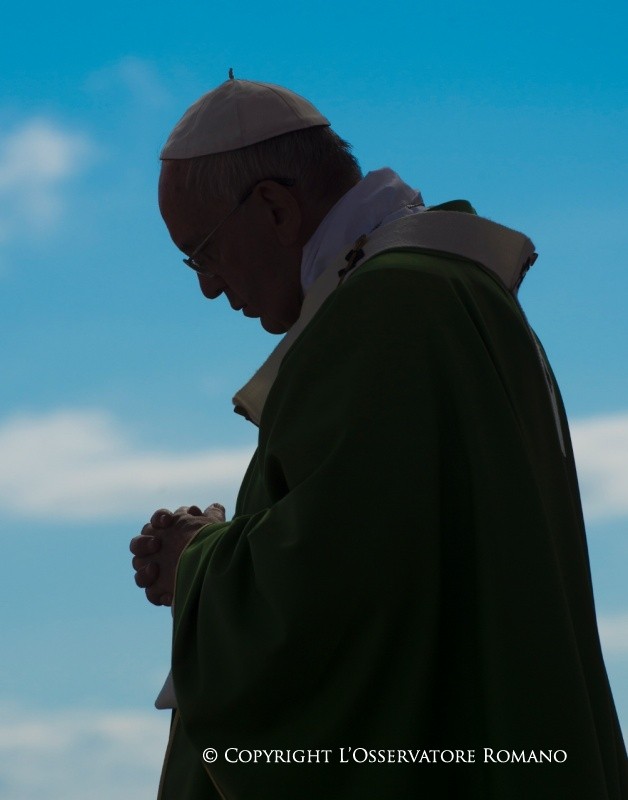 5-Apostolic Journey: Holy Mass 