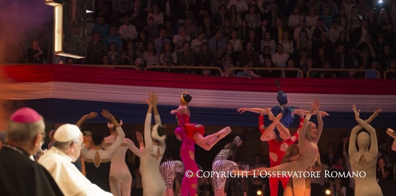 0-Viaggio Apostolico: Incontro con Rappresentanti della Societ&agrave; Civile