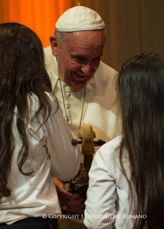 12-Viaggio Apostolico: Incontro con Rappresentanti della Societ&agrave; Civile