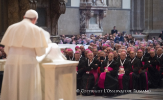 4-Visite pastorale : Rencontre avec les participants au V<sup>e</sup> Congrès de l'Église italienne à Florence